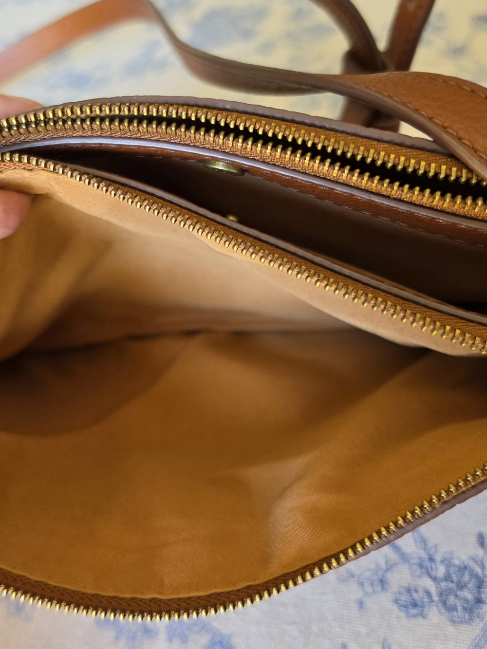 Fossil Women's Tan Leather Crossbody Bag - Picture 5 of 7